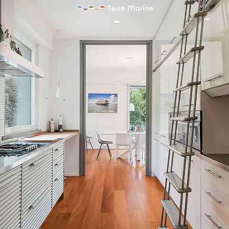 Bay View Home, Terremarine לה ספציה